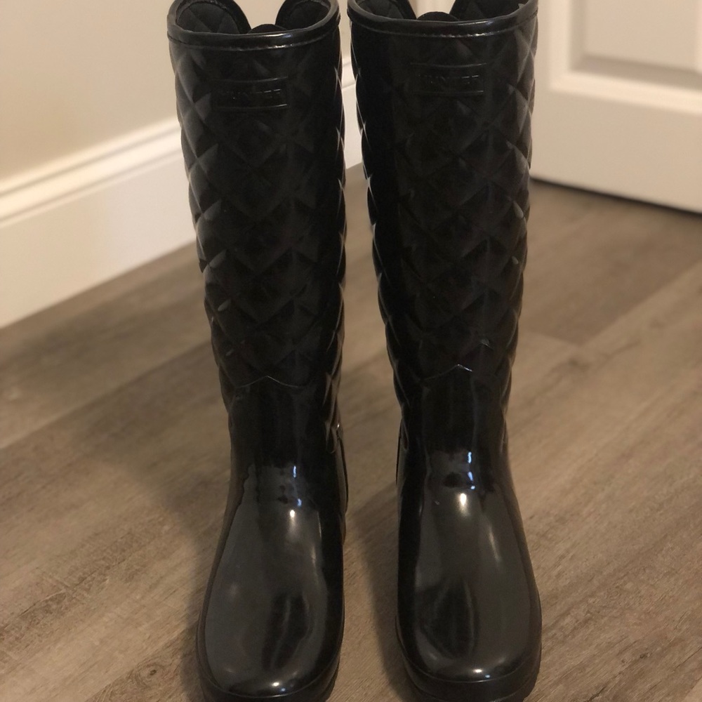 Hunter glossy tall quilted